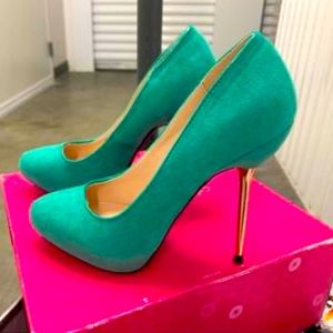 Green turquoise gold heels new shoe dazzle size 6